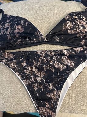 Black Lace-Pattern Bikini Set - Women's Swimwear